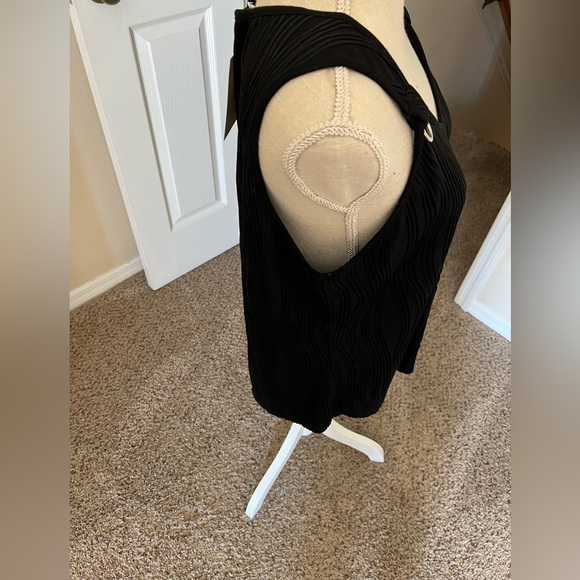 NEW WITH TAGS Black dressy tank with silver accents. Bought 4 a concert SIZE XL - Picture 4 of 7